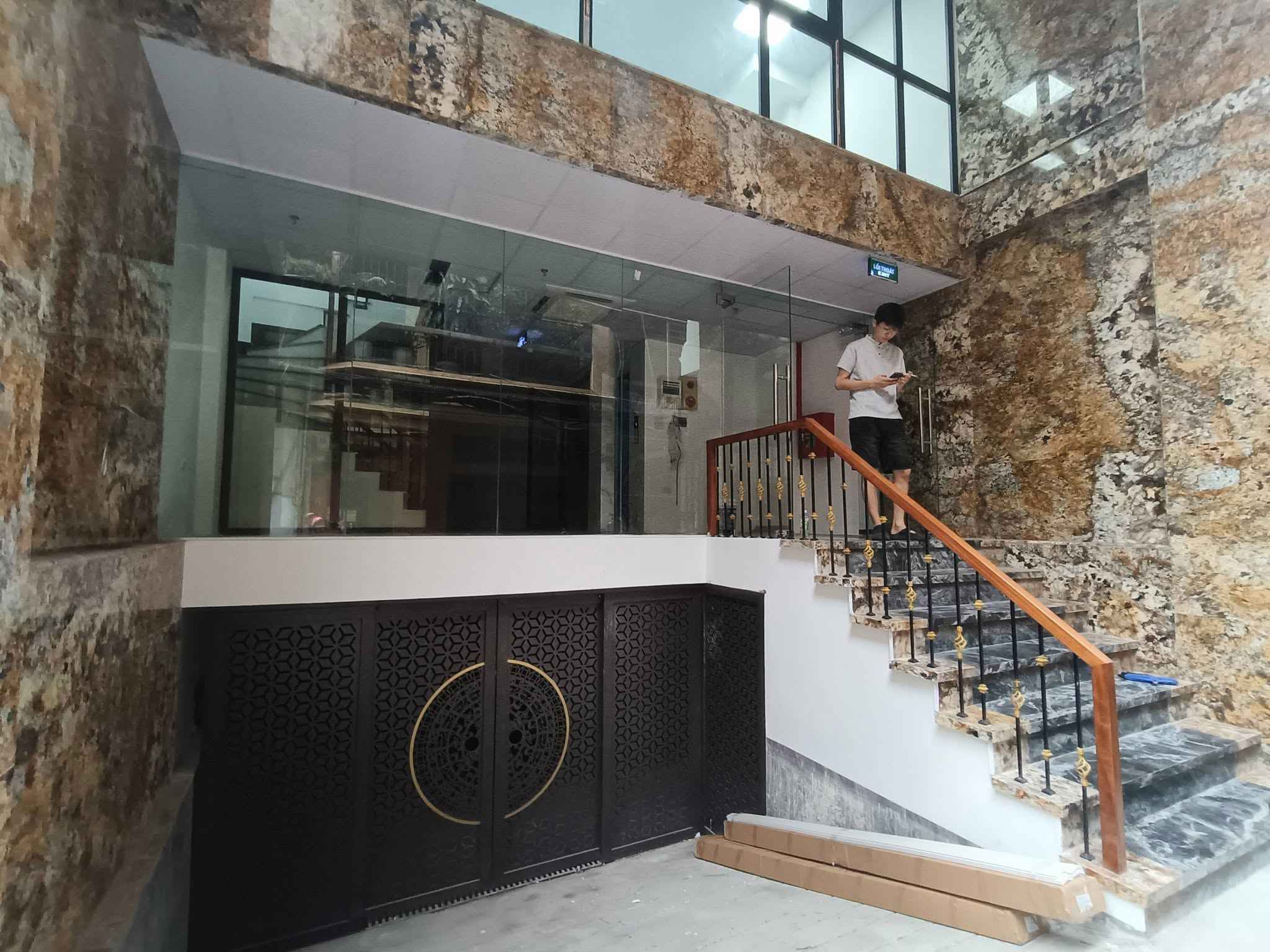 TÒA CĂN HỘ XÃ ĐÀN XÂY MỚI 9 TẦNG - LÔ GÓC - ÔTÔ - KINH DOANH